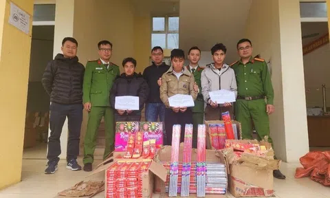 Ba thanh niên vận chuyển hơn 1 tạ pháo trái phép qua biên giới