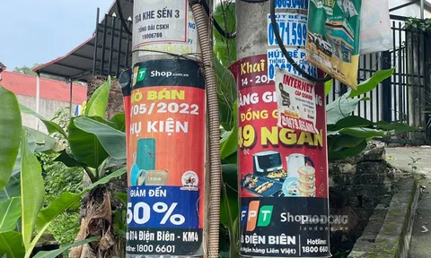 Phố thị Yên Bái tràn lan quảng cáo "bẩn", người dân bất lực vì gỡ mãi không hết