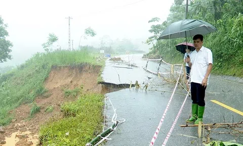 Mưa lớn gây sạt lở nghiêm trọng tại Hà Giang