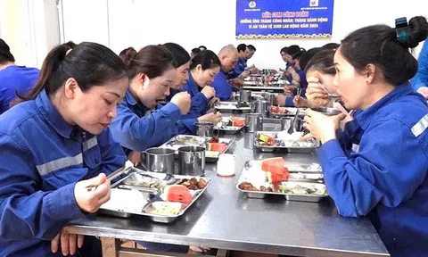 Tổ chức “Bữa cơm công đoàn” cho 500 lao động vùng cao Yên Bái