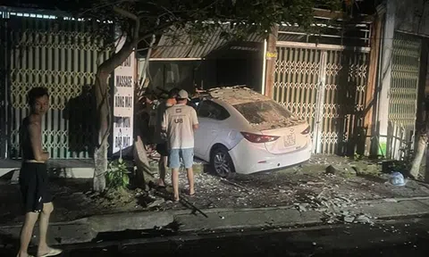 Tài xế lái Mazda đâm vào xe Lexus rồi bỏ chạy ở Lào Cai