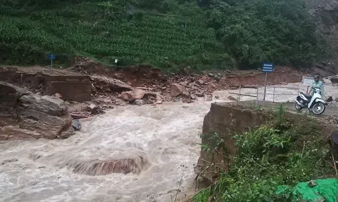 Lũ ống tại Y Tý (Lào Cai): Cầu dân sinh bị cuốn trôi, 3 thôn bị chia cắt