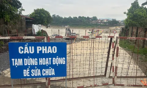 Nước dâng cao, chảy xiết, Phú Thọ "cắt" cầu phao Phong Châu