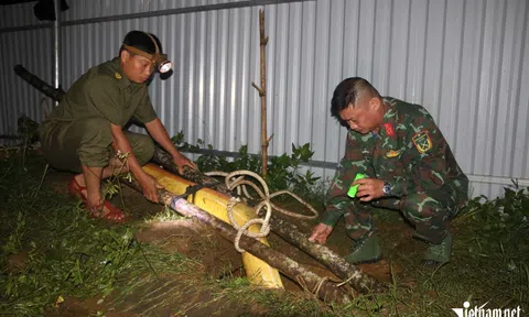 Vụ người đi xe máy rơi 'hố tử thần’: Xuyên đêm treo dây tiếp cận hốc sâu tìm nạn nhân