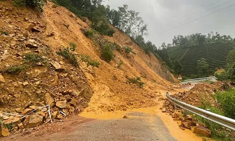 Mưa lớn gây sạt lở, ách tắc giao thông ở Lai Châu